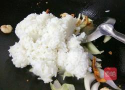 海鲜炒饭的做法图解7