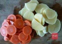 奶香土豆胡萝卜泥的做法图解1