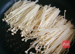 金针菇炒鸡蛋的做法图解4