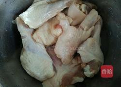 土豆炖鸭翅根的做法图解1