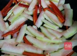 西瓜皮炒鸡蛋的做法图解6