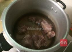 五指毛桃猪骨汤的做法图解4