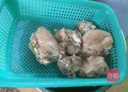 五指毛桃猪骨汤的做法图解5