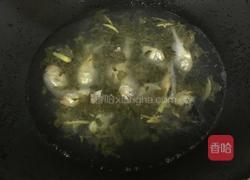 小黄花鱼咸菜汤的做法图解3