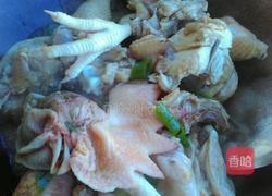 大公鸡炖香菇粉条的做法图解2