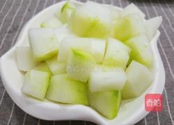 冬瓜莲子汤的做法图解1