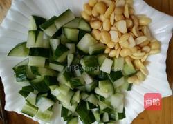 黄瓜豆瓣蛤蜊汤的做法图解3