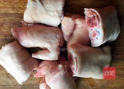 啤酒猪蹄的做法图解1