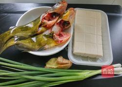 黄骨鱼豆腐汤的做法图解1