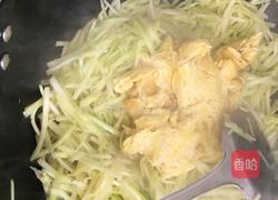 韭黄炒鸡蛋的做法图解5