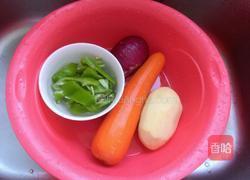 土豆丝炒洋葱丝的做法图解1