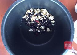 黑米八宝粥的做法图解3