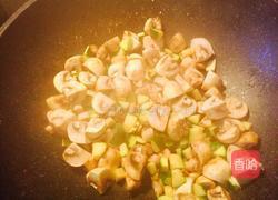 海鲜意面的做法图解6