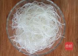 酸菜粉丝汤的做法图解3