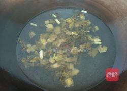 酸菜粉丝汤的做法图解5