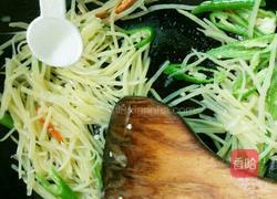 土豆丝炒辣椒的做法图解6