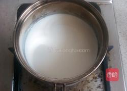椰丝牛奶小方块的做法图解2