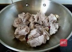 东北排骨炖豆角的做法图解7
