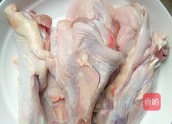 姜葱炒鸡的做法图解1