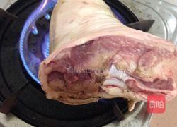 炖猪肘子的做法图解1