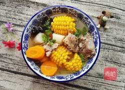 玉米胡萝卜山药猪骨汤的做法图解10