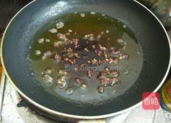 面粉炒辣椒的做法图解3