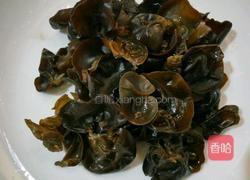茶树菇烧木耳的做法图解3