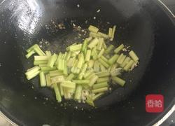 虾仁炒芹菜的做法图解7
