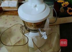 鲜榨西瓜雪梨汁的做法图解4