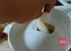 鲜榨西瓜雪梨汁的做法图解6