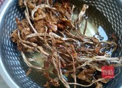 茶树菇干锅鸡的做法图解1