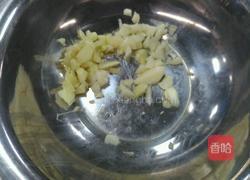 炒小虾的做法图解2