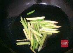 干煸鱿鱼的做法图解3