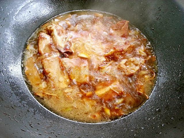 大火烧开转小火，煮三十分钟左右