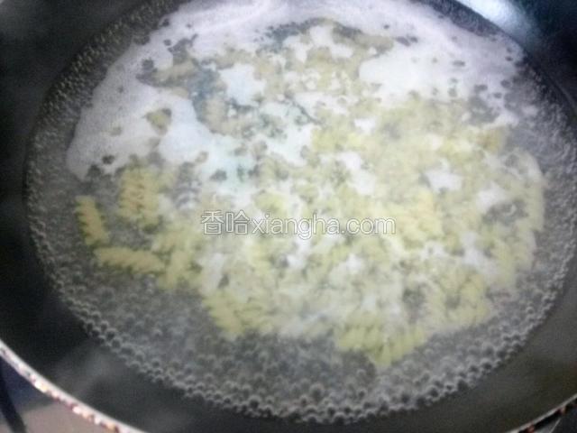 意大利面煮8到10分钟