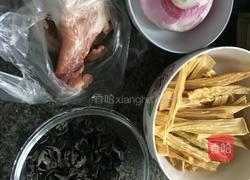 木耳腐竹炒透的做法图解1