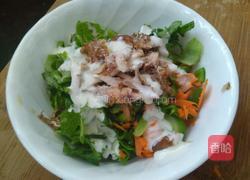简易鸡腿蔬菜沙拉的做法图解3