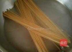 黑椒牛柳炒意大利面的做法图解3