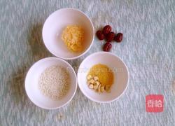冰糖雪梨银耳粥的做法图解1
