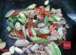 五花肉炒秋葵的做法图解8