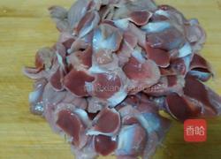 彩椒爆鸡胗的做法图解1