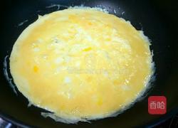 蛋皮肉卷的做法图解4