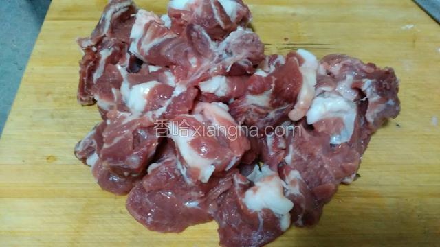牛肉切块