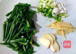 爆炒白贝的做法图解2