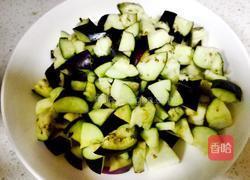 茄子焖饭的做法图解2