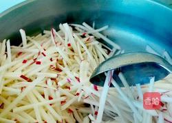 炝炒萝卜丝的做法图解4