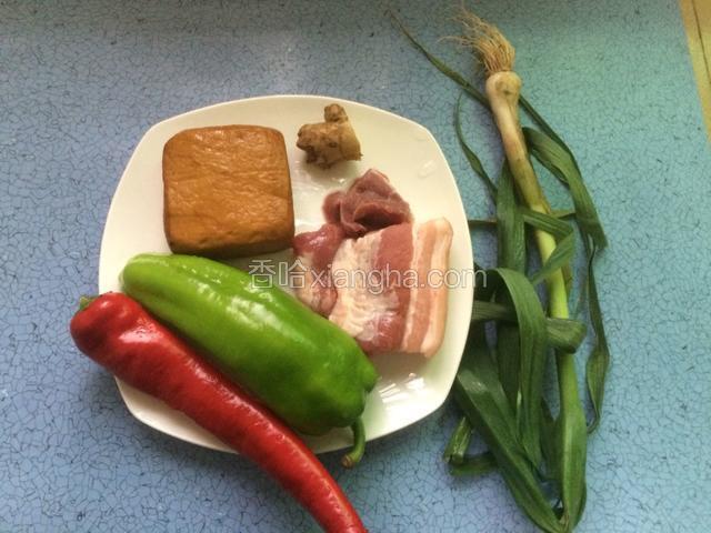 准备好图中的食材。