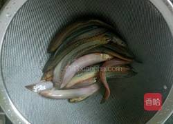 泥鳅豆腐汤的做法图解1