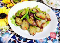 青椒炒茄子的做法图解1