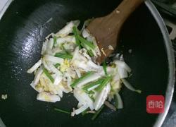 白菜肉丝炒年糕的做法图解9